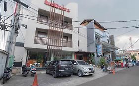 Reddoorz Plus Near Asia Afrika 3